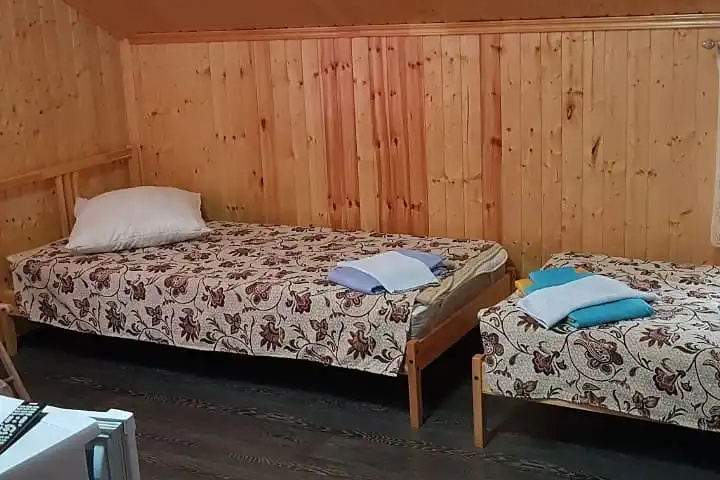 Room 6 of 11