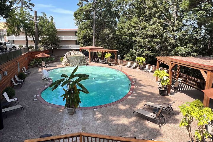 Pool 33 of 43