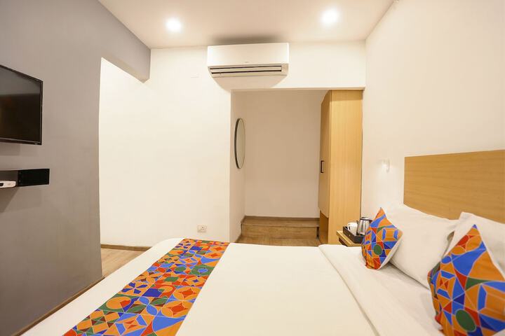 Room 25 of 33