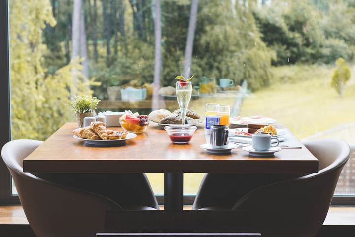 Breakfast/Coffee Service 54 of 75