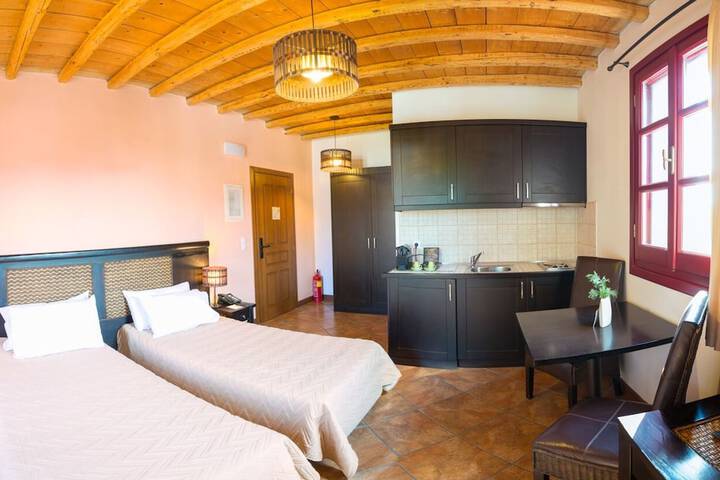 Room 4 of 34