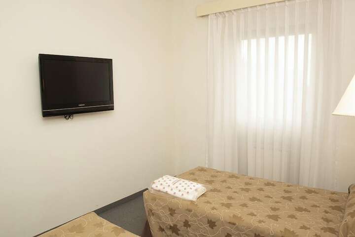 Room 5 of 31