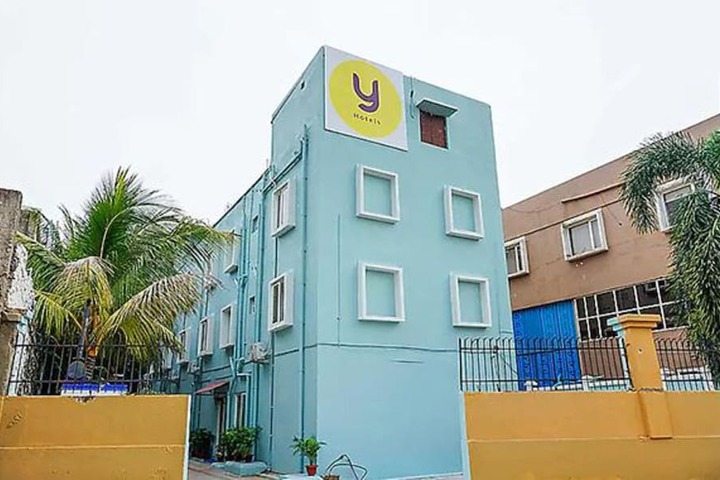 Fabhotel Ekamra Greens by Y Hotels
