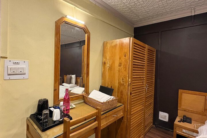 Room 7 of 17