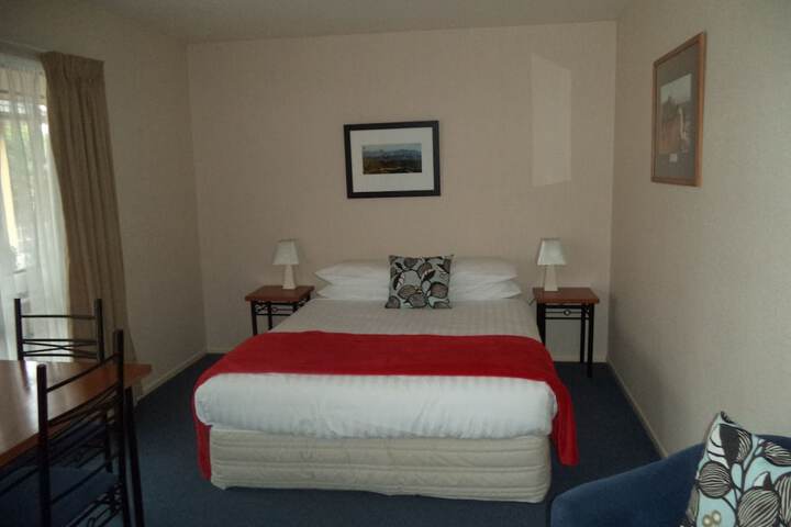 Room 4 of 42