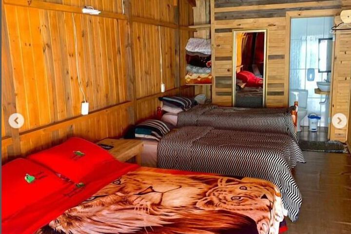 Room 2 of 10