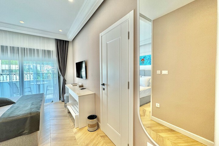 Room 3 of 60