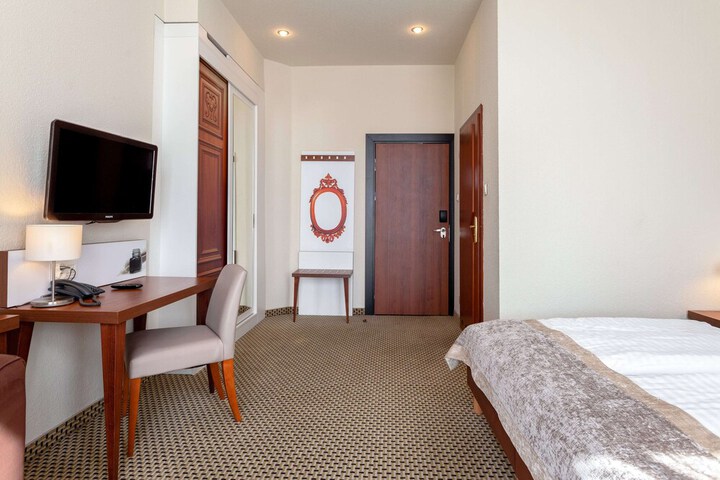 Room 15 of 71