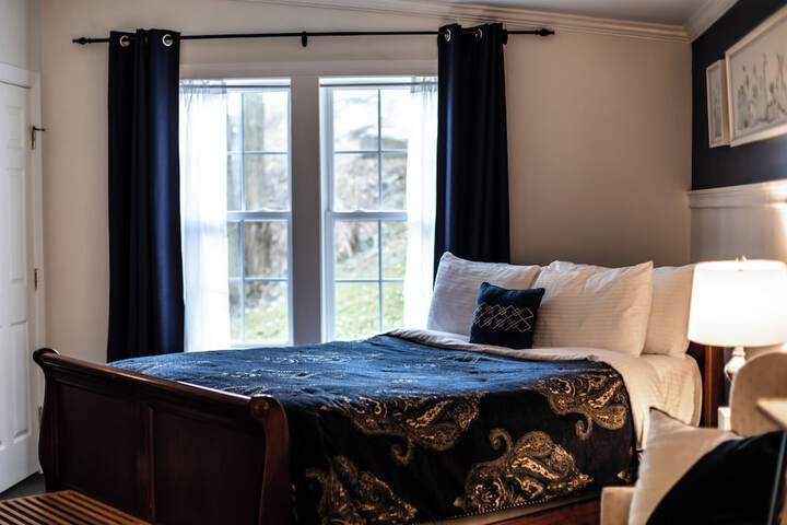 Room 28 of 128