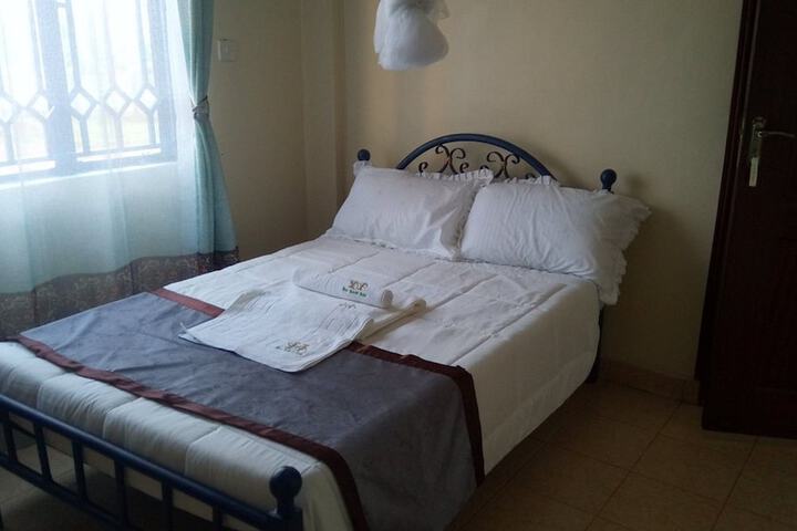 Room 11 of 24