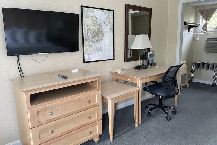Room 27 of 100