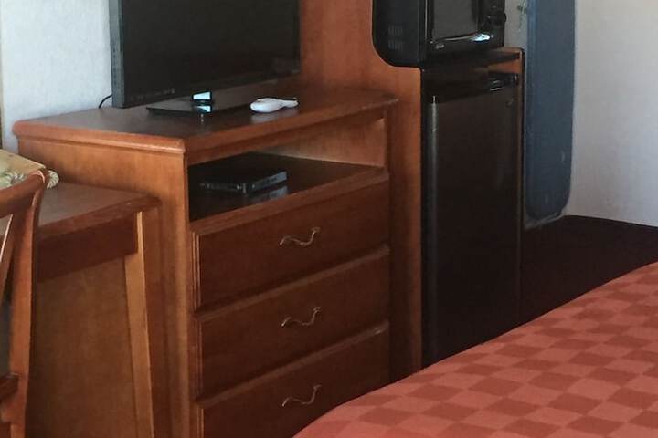 Room 5 of 33