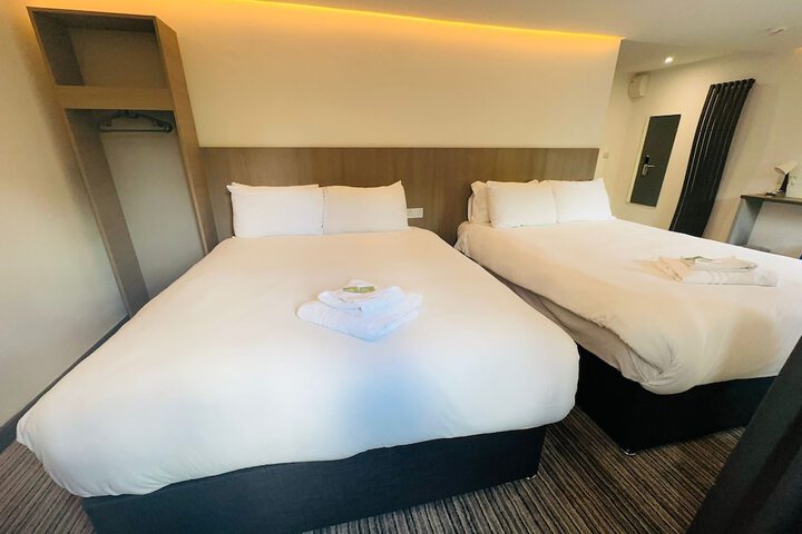 Room 2 of 18