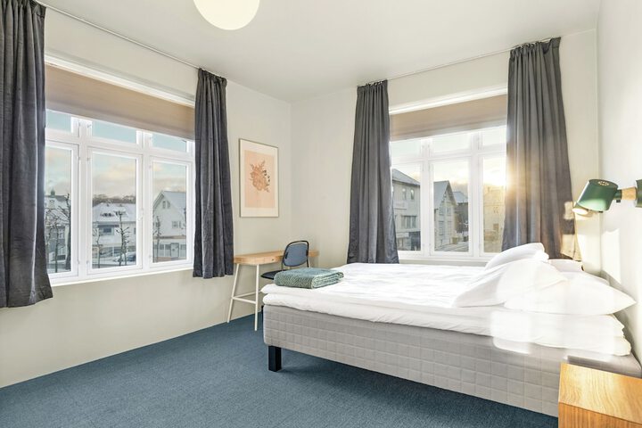 Room 32 of 57