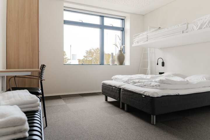 Room 3 of 45