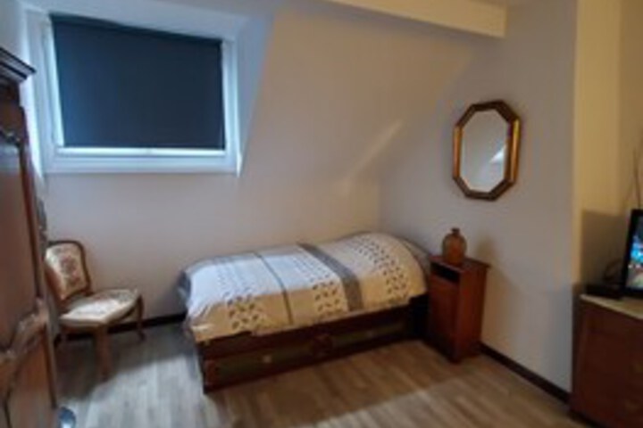 Room 8 of 22
