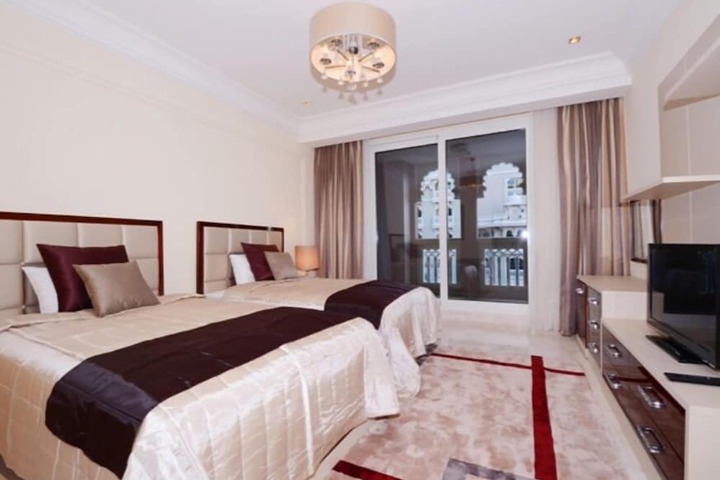 Room 7 of 33
