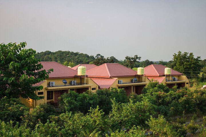Hotel Exterior 22 of 23