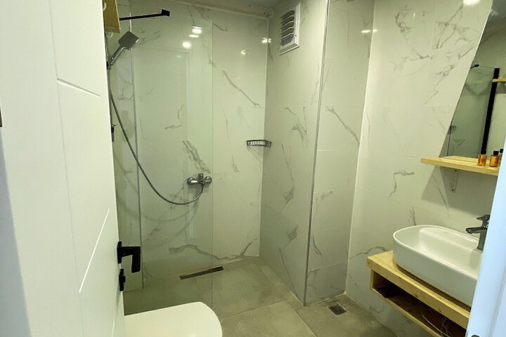 Room 20 of 28