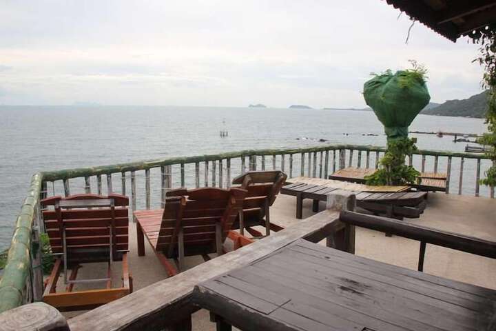 Sundeck 105 of 108