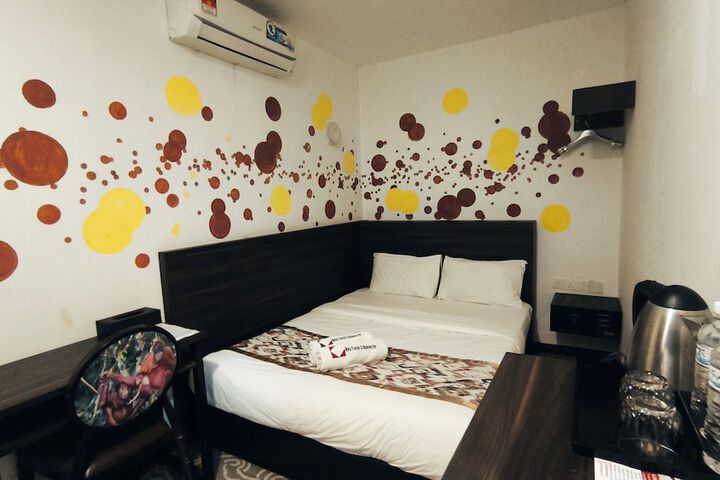 Room 47 of 76