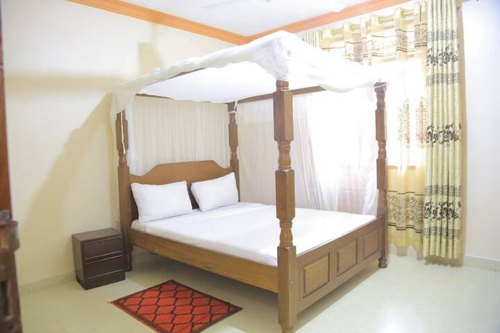 Room 9 of 34