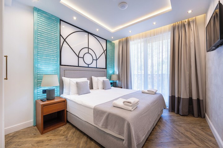 Room 14 of 76