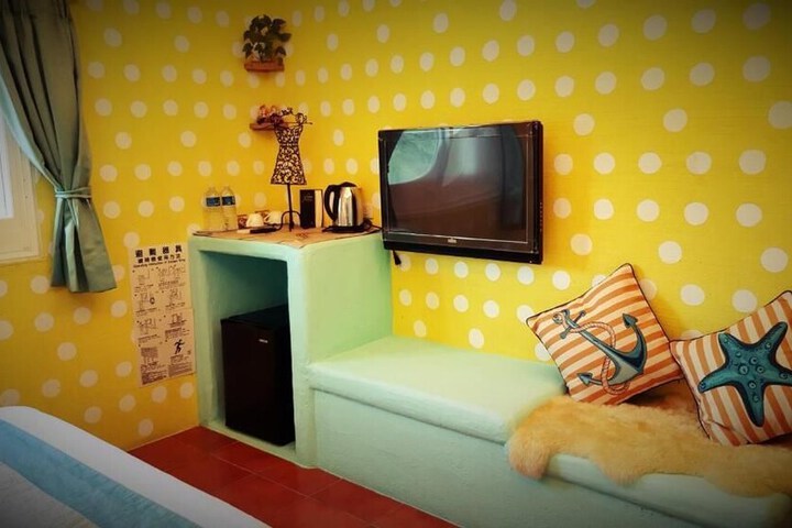 Room 21 of 35