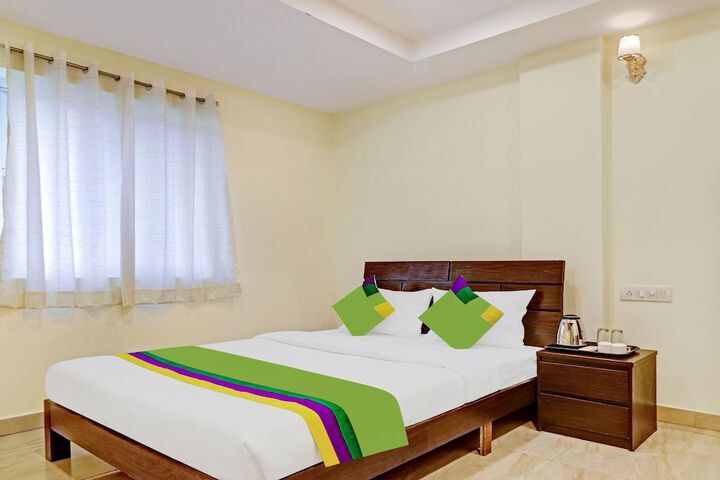 Itsy Hotels Aura Stays