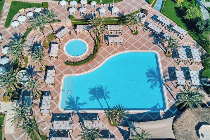 Pool Hotel