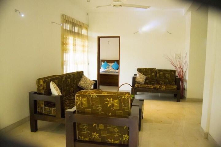 Room 10 of 33
