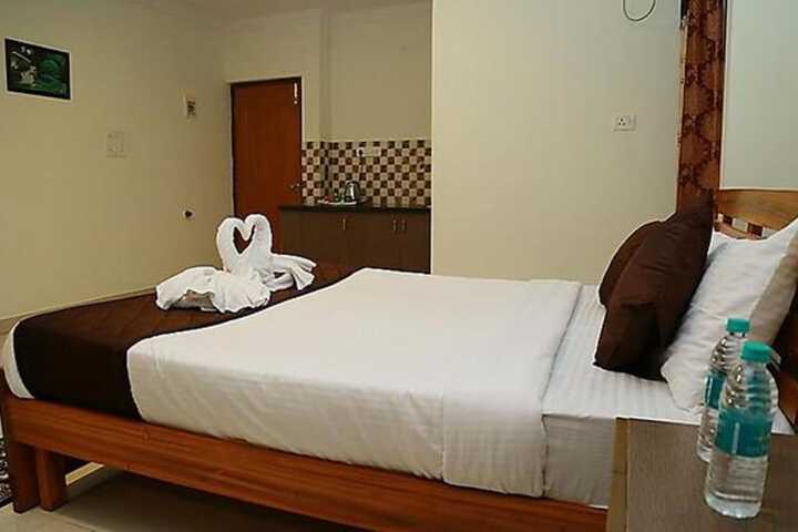 Room 9 of 17