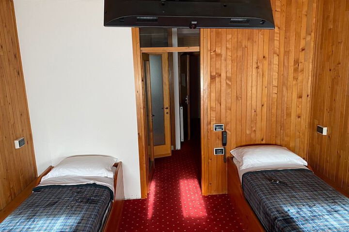 Room 3 of 22