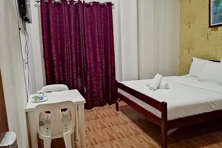 Room 6 of 8