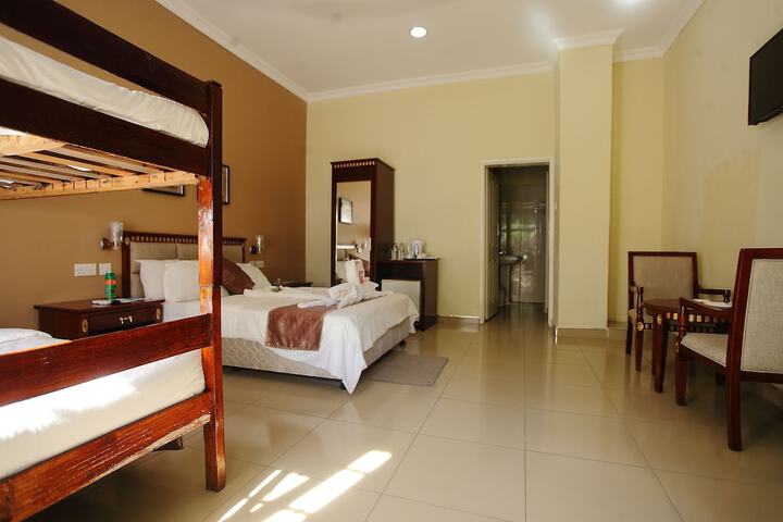 Room 6 of 33