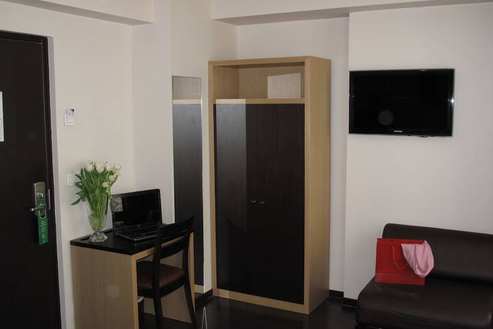 Room 29 of 48