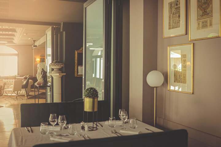 Dining 45 of 83