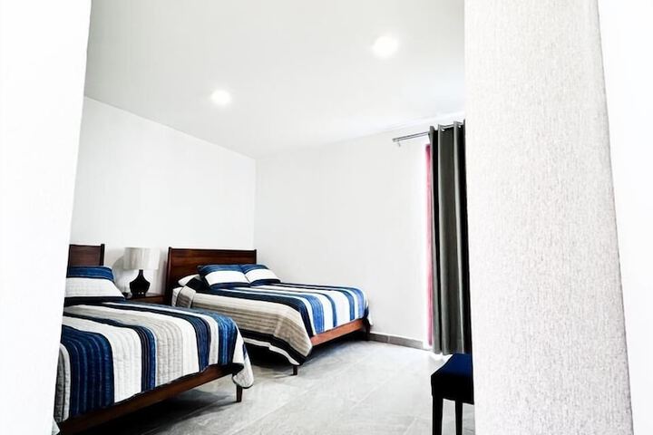 Room 6 of 24