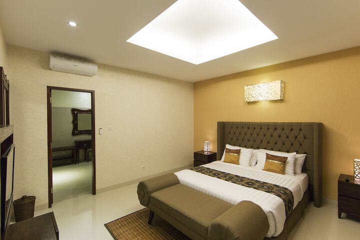 Room 6 of 114