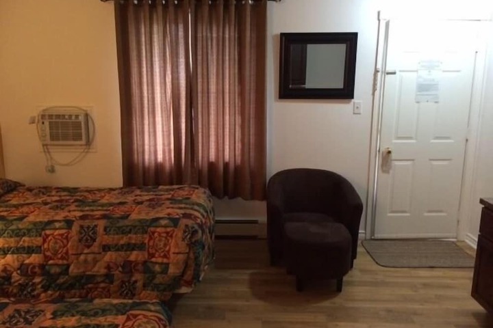 Image of Carleton Motel & Coffee Shop