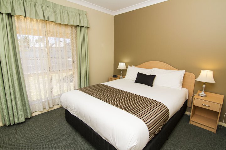 Room 4 of 35