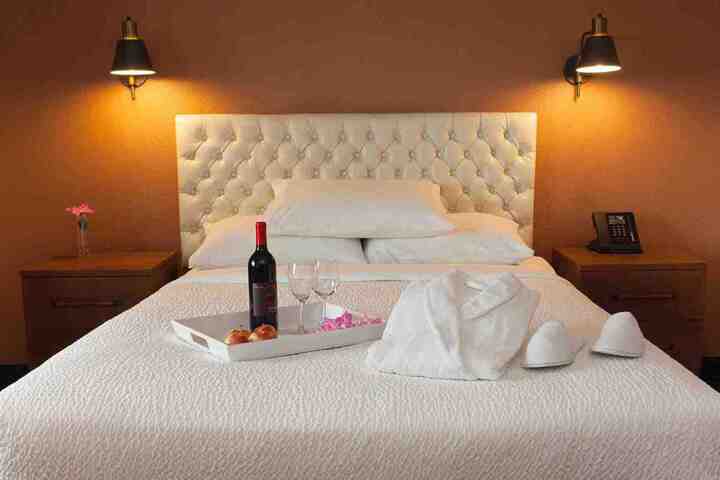 Pod Pacific 2 Double Beds (7 of 8)