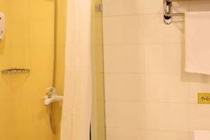 Room 19 of 29