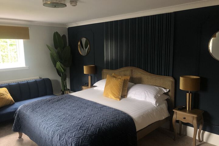 Room 11 of 36