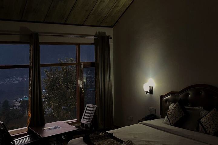 Room 21 of 36