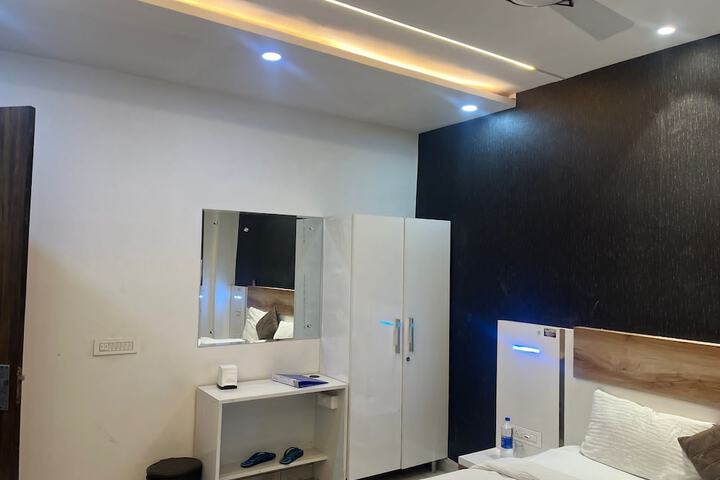 Room 14 of 42