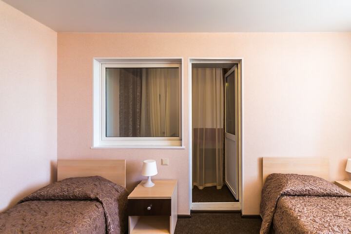 Room 15 of 122