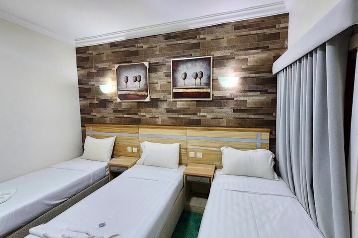 Room 17 of 48