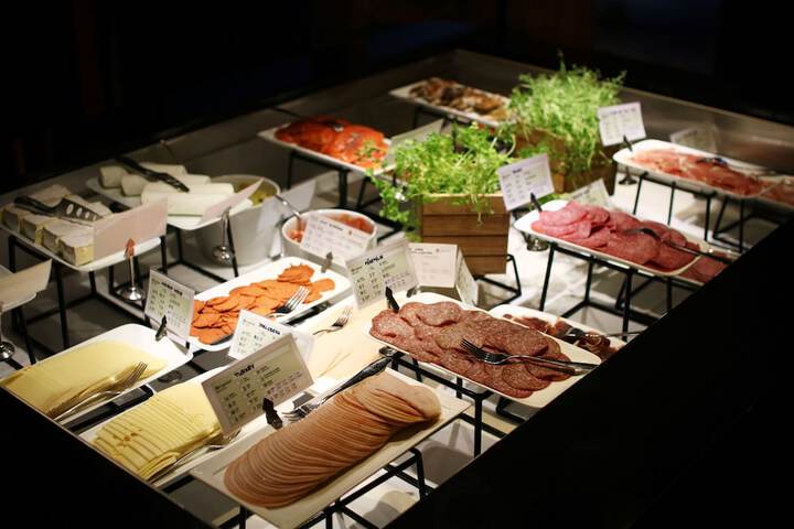 Dining 33 of 43