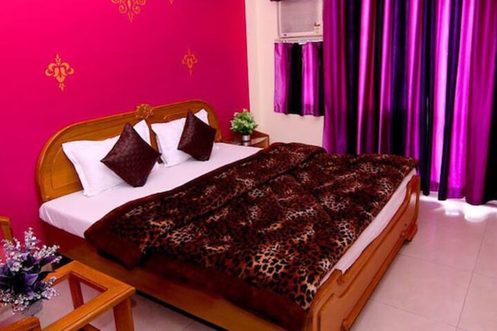 Room 4 of 35